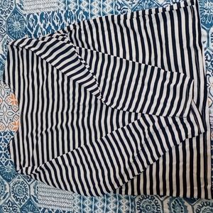 Black&White long sleeve shirt.